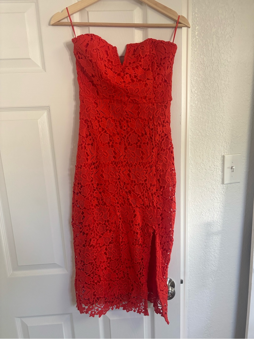 ASTR the Label Red Lace strapless midi dress size small NWT